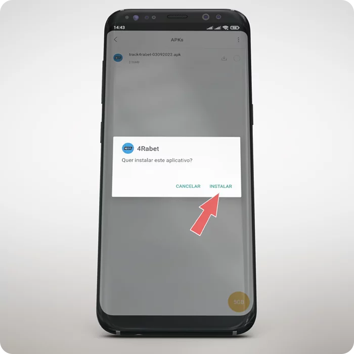 Telefone Android com uma janela pop-up instalando o aplicativo 4rabet